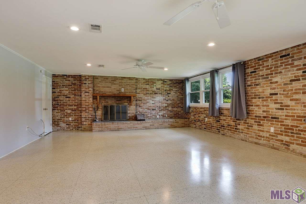 4560 Bennett Drive Baton Rouge, LA 70808 - Photo 9 of 20 Den (Possible Master Bedroom)