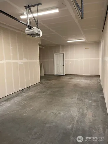 $3,350 | 19313 35th Drive Southeast, Unit D, Bothell, WA 98012