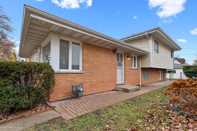 $475,000 | 8311 North Olcott Avenue, Niles, IL 60714