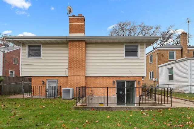 $475,000 | 8311 North Olcott Avenue, Niles, IL 60714