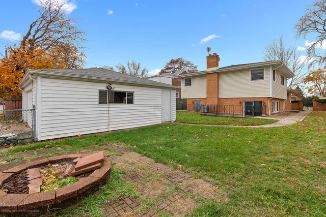 $475,000 | 8311 North Olcott Avenue, Niles, IL 60714