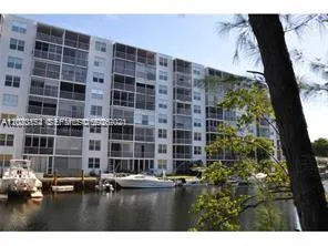 $2,500 | 3660 Northeast 166th Street, Unit 611, North Miami Beach, FL 33160