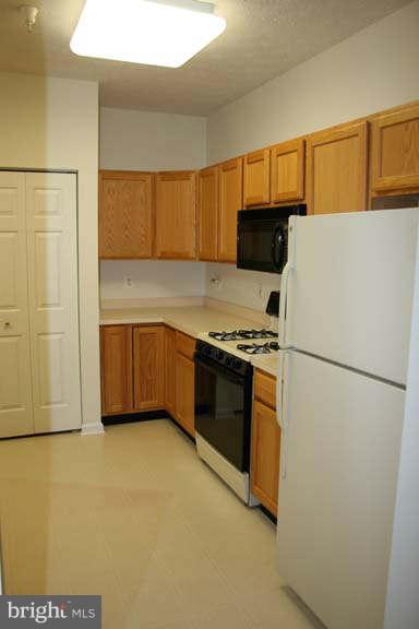 5252 Millfield Road, Unit 5252 Baltimore, MD 21237 - Photo 13 of 30 Kitchen