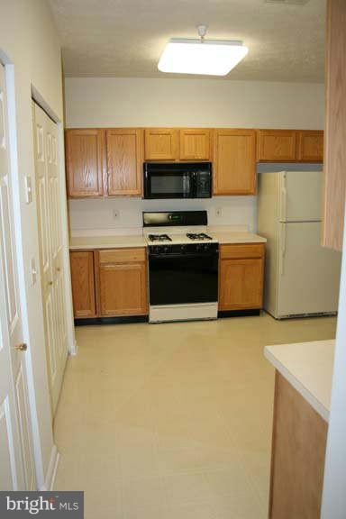 5252 Millfield Road, Unit 5252 Baltimore, MD 21237 - Photo 14 of 30 Kitchen