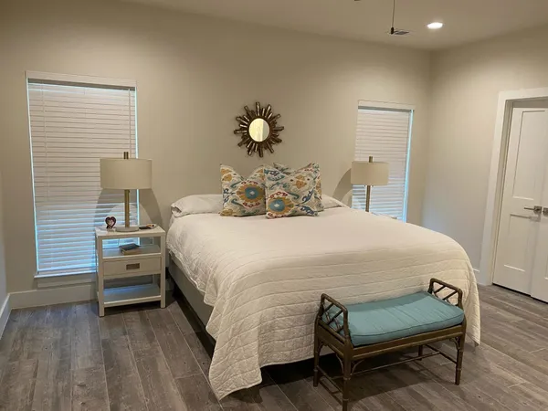 $2,600 | 315 Bluebird Circle, Highland Haven, TX 78654