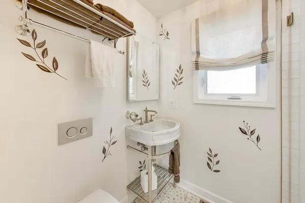 $675,000 | 202 Chester Avenue, Park Ridge, IL 60068