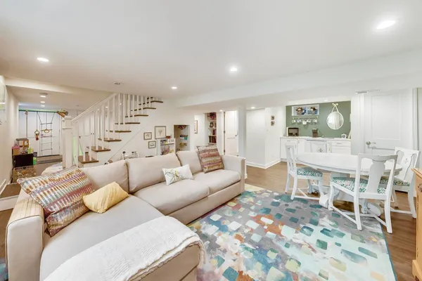 $675,000 | 202 Chester Avenue, Park Ridge, IL 60068