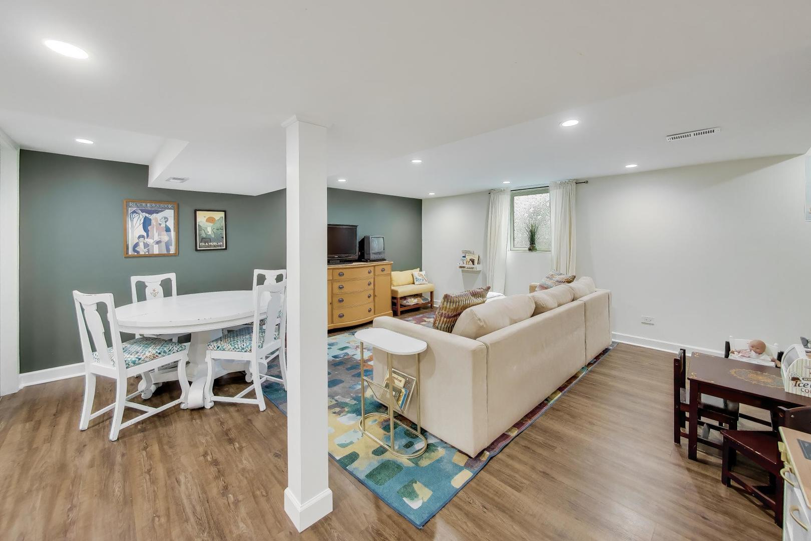 202 Chester Avenue Park Ridge, IL 60068 - Photo 28 of 35