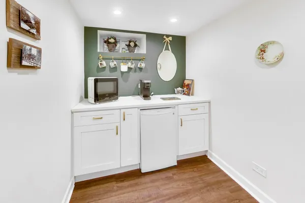 $675,000 | 202 Chester Avenue, Park Ridge, IL 60068
