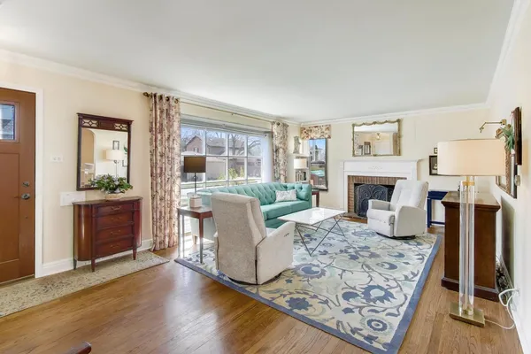 $675,000 | 202 Chester Avenue, Park Ridge, IL 60068