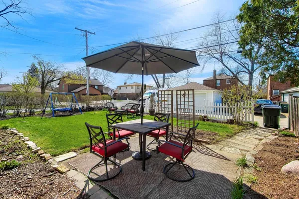 $675,000 | 202 Chester Avenue, Park Ridge, IL 60068