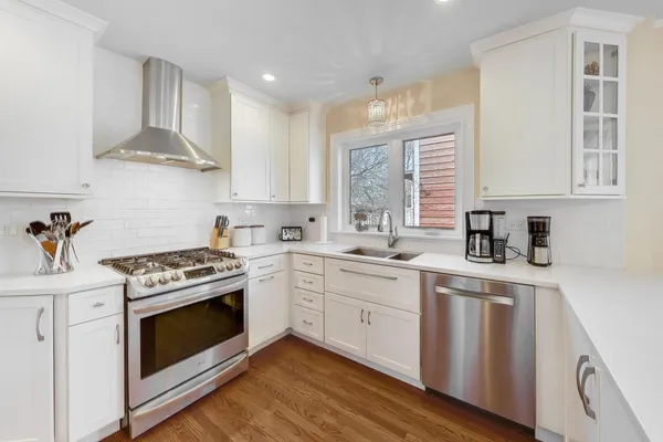 $675,000 | 202 Chester Avenue, Park Ridge, IL 60068