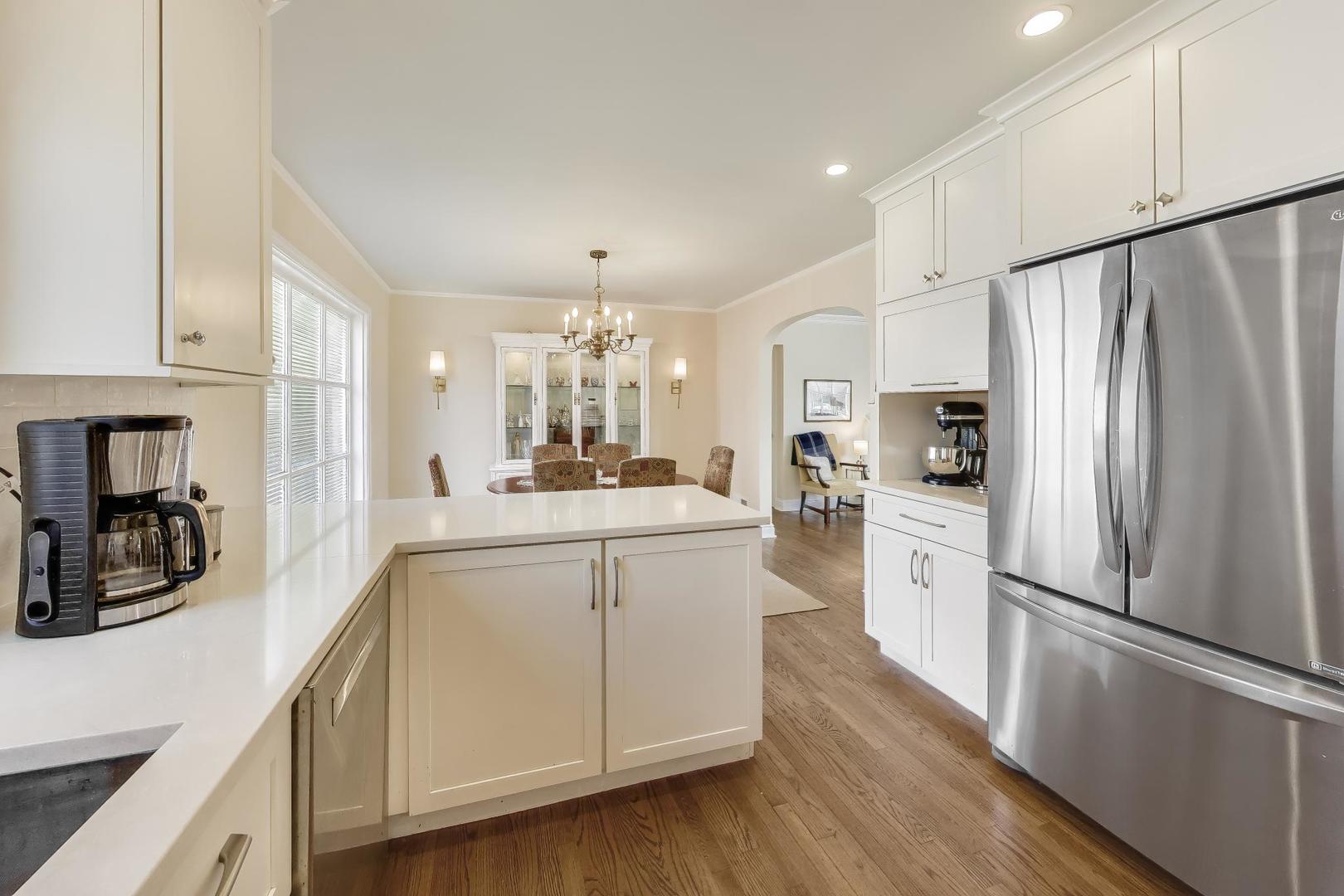 202 Chester Avenue Park Ridge, IL 60068 - Photo 9 of 35