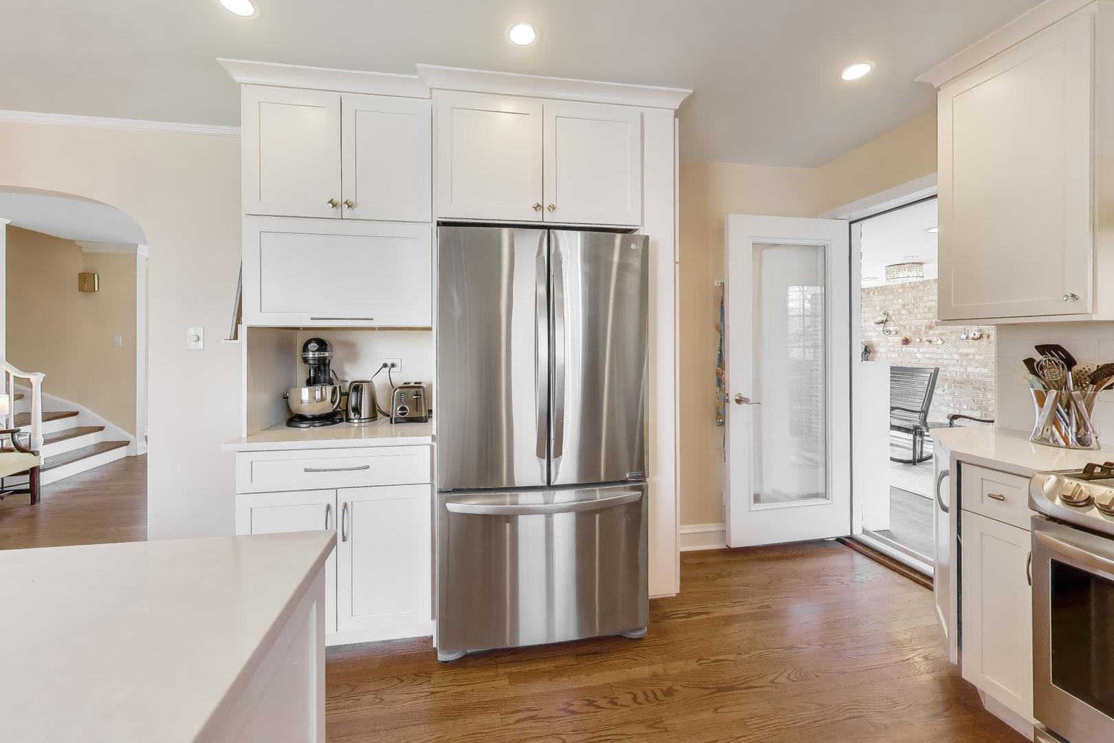 202 Chester Avenue Park Ridge, IL 60068 - Photo 10 of 35