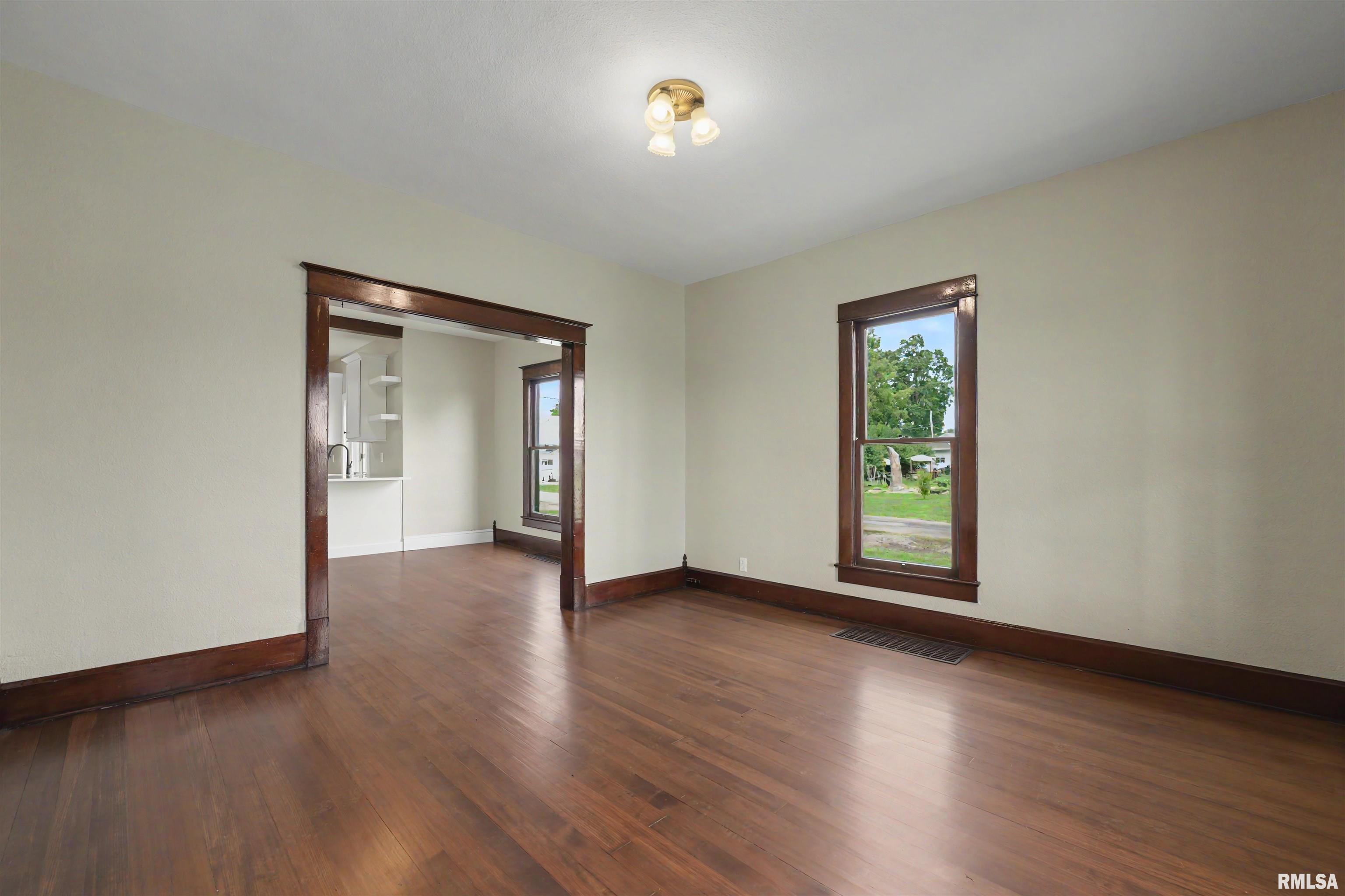 301 South Main Street Armington, IL 61721 - Photo 4 of 25