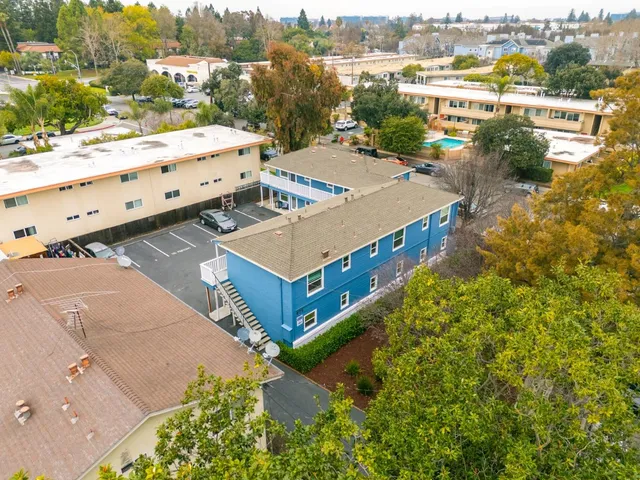 a picture of city view