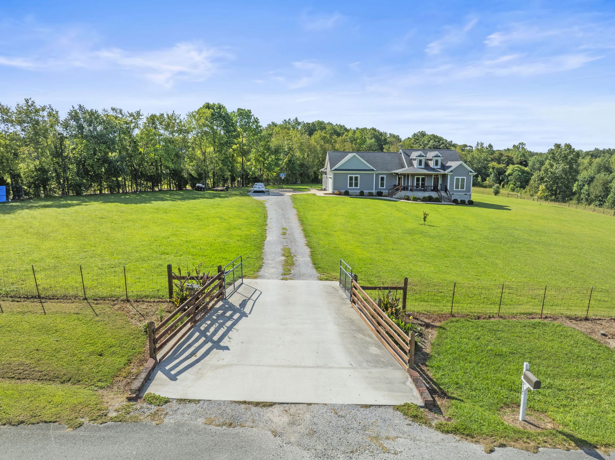 937 Neal Road Belvidere, TN 37306 - Photo 2 of 36