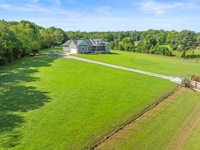 $475,000 | 937 Neal Road, Belvidere, TN 37306