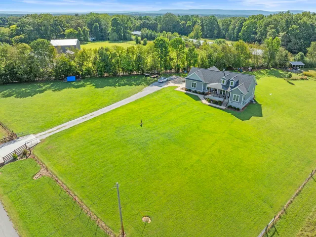 $475,000 | 937 Neal Road, Belvidere, TN 37306