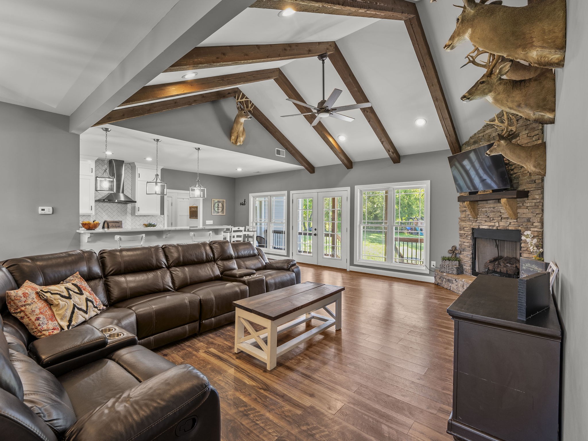 937 Neal Road Belvidere, TN 37306 - Photo 4 of 36