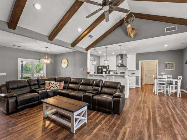 $475,000 | 937 Neal Road, Belvidere, TN 37306