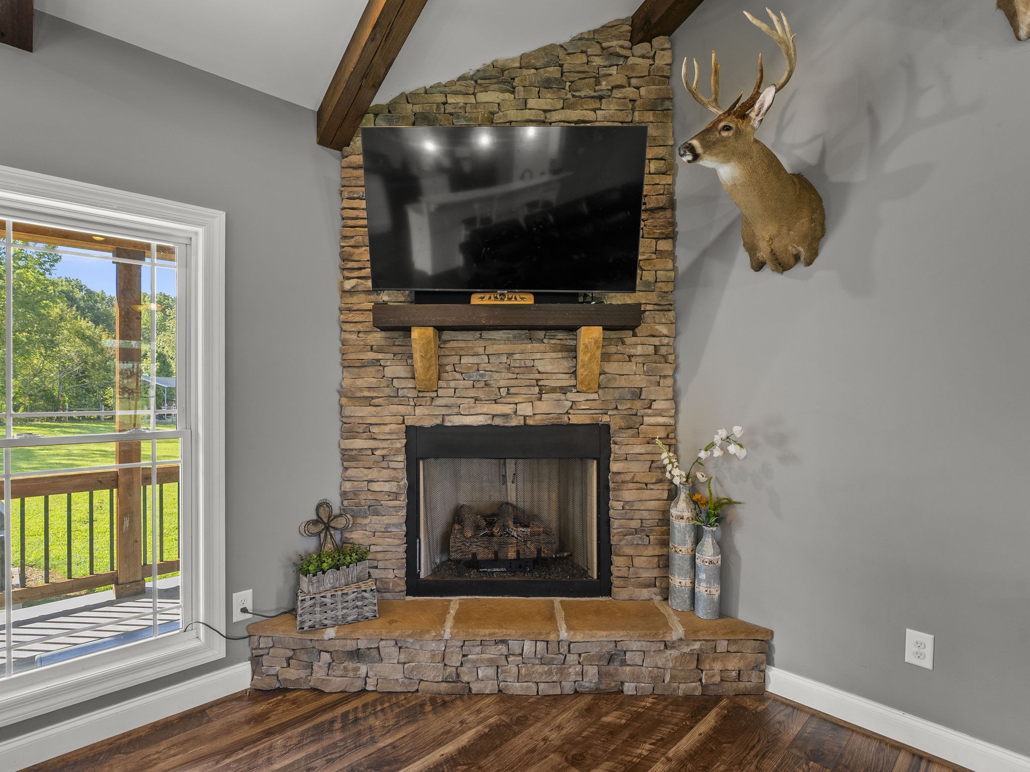 937 Neal Road Belvidere, TN 37306 - Photo 7 of 36