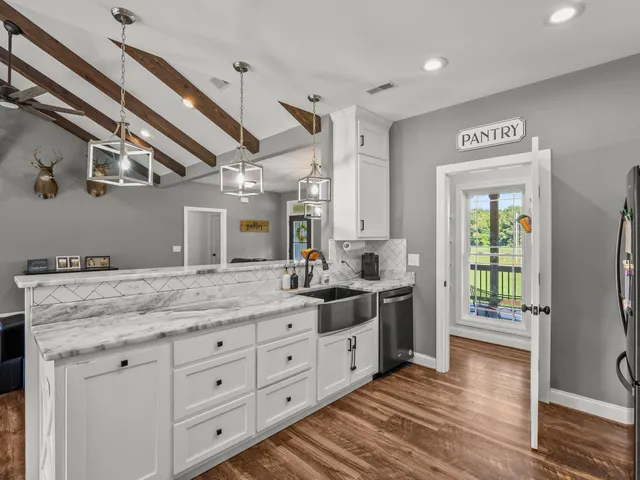 $475,000 | 937 Neal Road, Belvidere, TN 37306