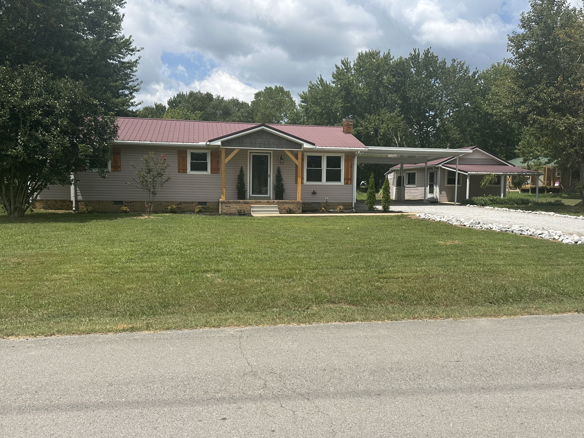 1800 Grandaddy Road Lawrenceburg, TN 38464 - Photo 3 of 23