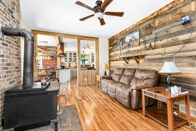 $925,000 | 33415 Jackson Road, Askov, MN 55704