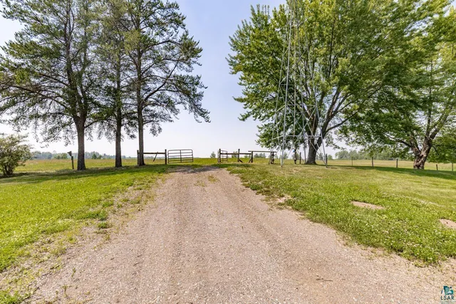 $925,000 | 33415 Jackson Road, Askov, MN 55704
