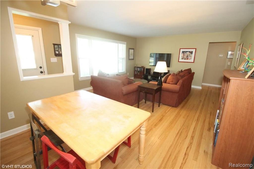 16231 Reedmere Avenue Beverly Hills, MI 48025 - Photo 4 of 24