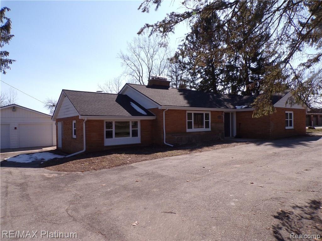 875 Patterson Lake Road Pinckney, MI 48169 - Photo 12 of 16