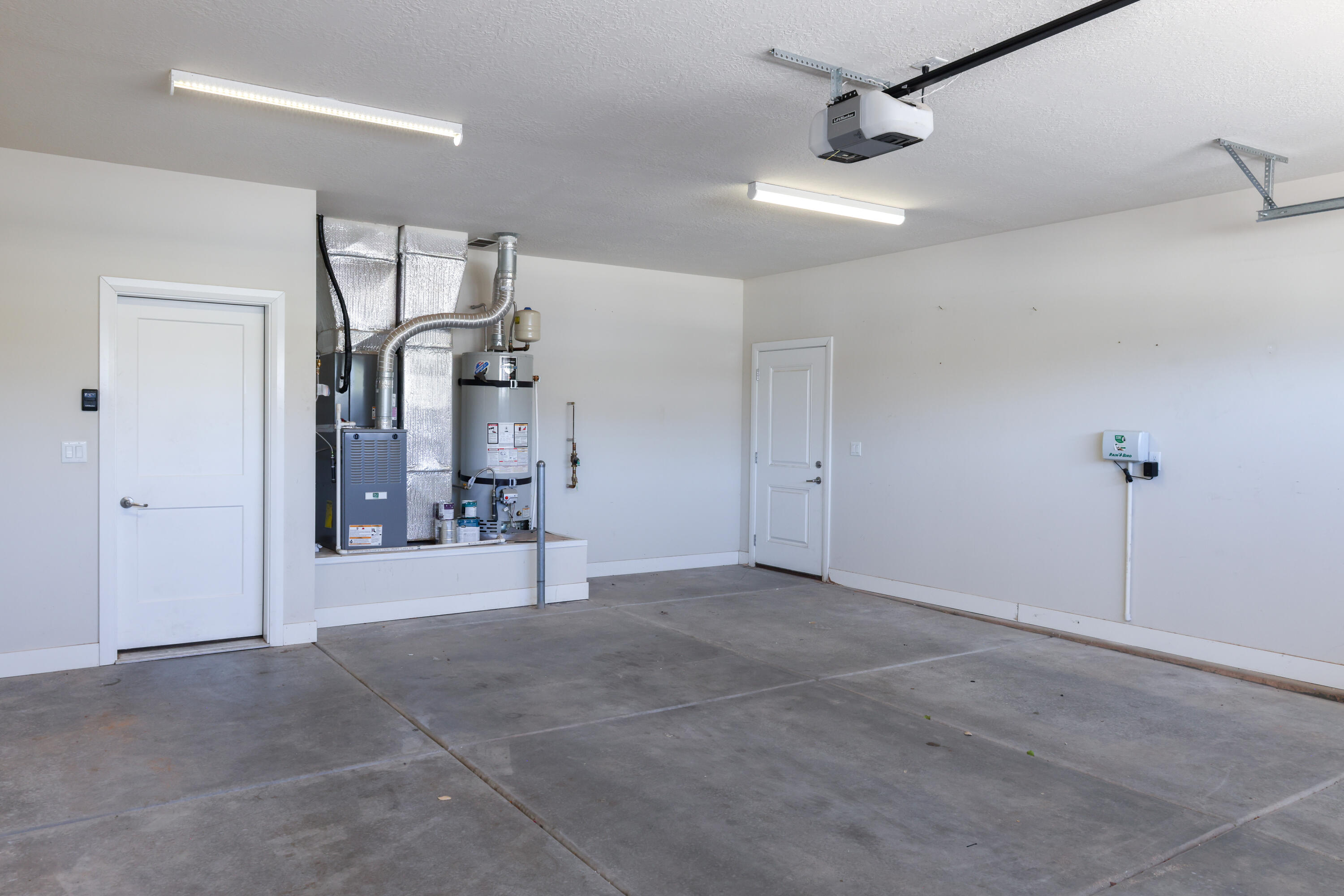 94 North Windsor Road Cedar City, UT 84720 - Photo 51 of 57 Garage