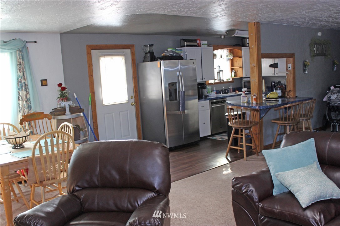17718 Jordan Street Southwest Rochester, WA 98579 - Photo 5 of 25
