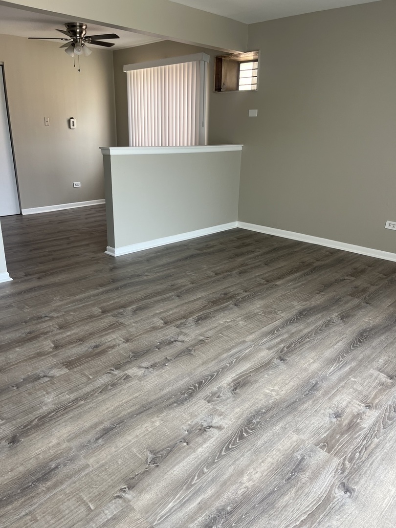 6045 Marshall Avenue, Unit 2W Chicago Ridge, IL 60415 - Photo 3 of 9