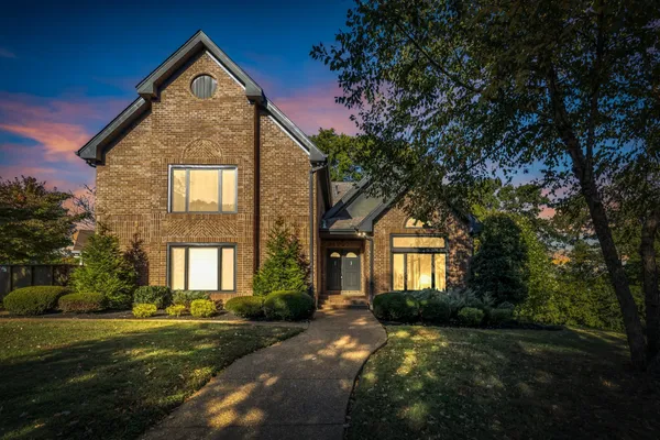 $939,999 | 102 Chuzzlewit Down, Brentwood, TN 37027