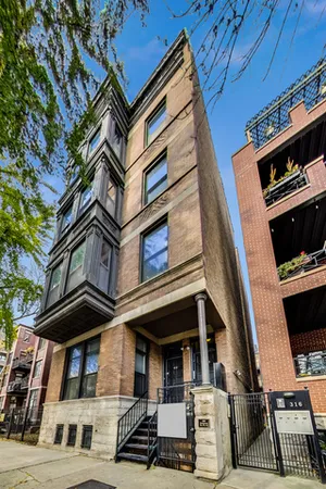 $3,300 | 320 West Evergreen Avenue, Unit G, Chicago, IL 60610