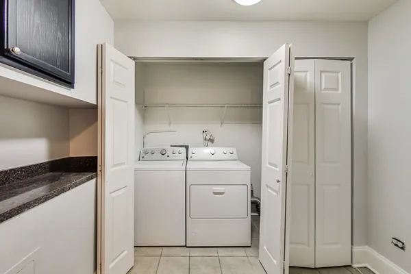 $3,300 | 320 West Evergreen Avenue, Unit G, Chicago, IL 60610