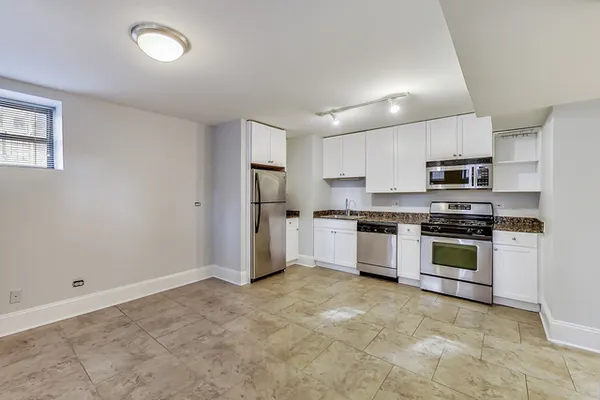 $3,300 | 320 West Evergreen Avenue, Unit G, Chicago, IL 60610