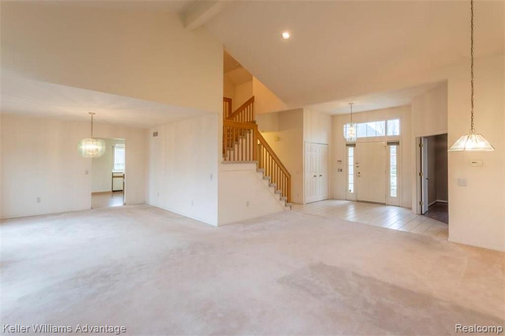 39167 Point Court Farmington Hills, MI 48331 - Photo 4 of 33