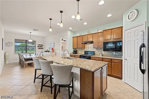$799,900 | 7022 Live Oak Drive, Naples, FL 34114