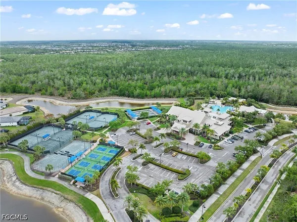 $799,900 | 7022 Live Oak Drive, Naples, FL 34114