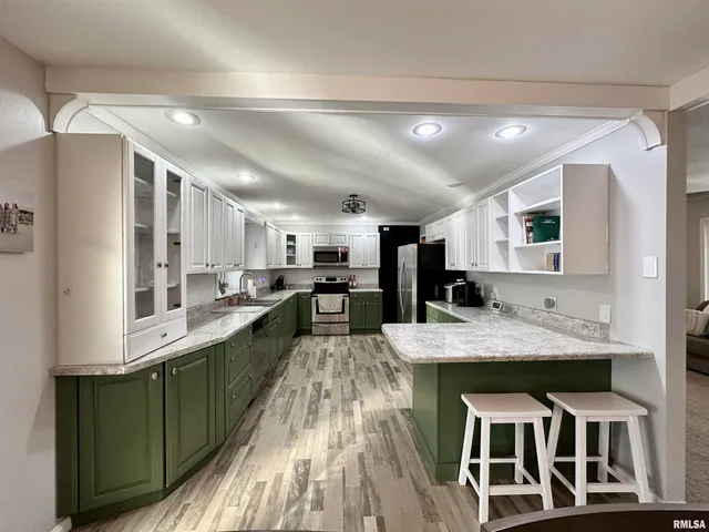 $227,500 | 15 Forest Park East, Jacksonville, IL 62650