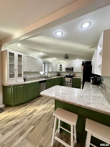 $227,500 | 15 Forest Park East, Jacksonville, IL 62650