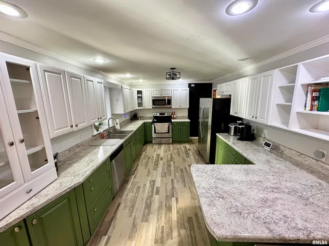 $227,500 | 15 Forest Park East, Jacksonville, IL 62650