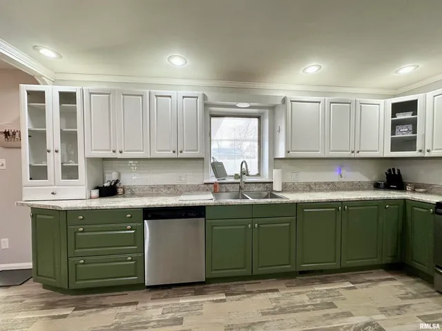 $227,500 | 15 Forest Park East, Jacksonville, IL 62650