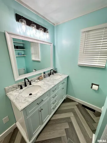 $227,500 | 15 Forest Park East, Jacksonville, IL 62650