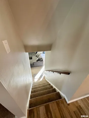 $227,500 | 15 Forest Park East, Jacksonville, IL 62650