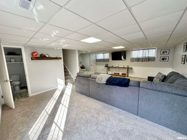 $227,500 | 15 Forest Park East, Jacksonville, IL 62650