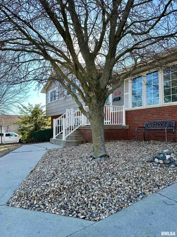 $227,500 | 15 Forest Park East, Jacksonville, IL 62650